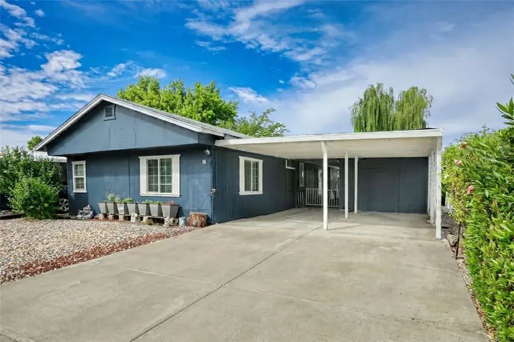 1800 S Main 12, Lakeport