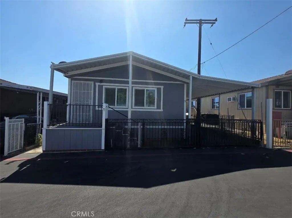 4300 Holt 76, Montclair