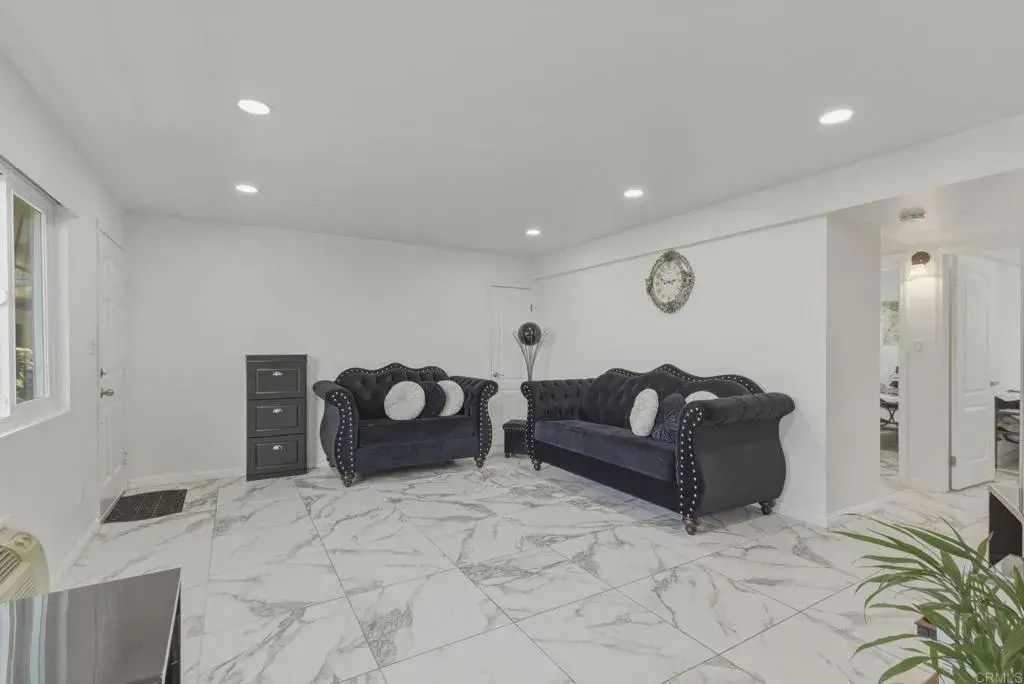 505 E Madison Ave 76, El Cajon