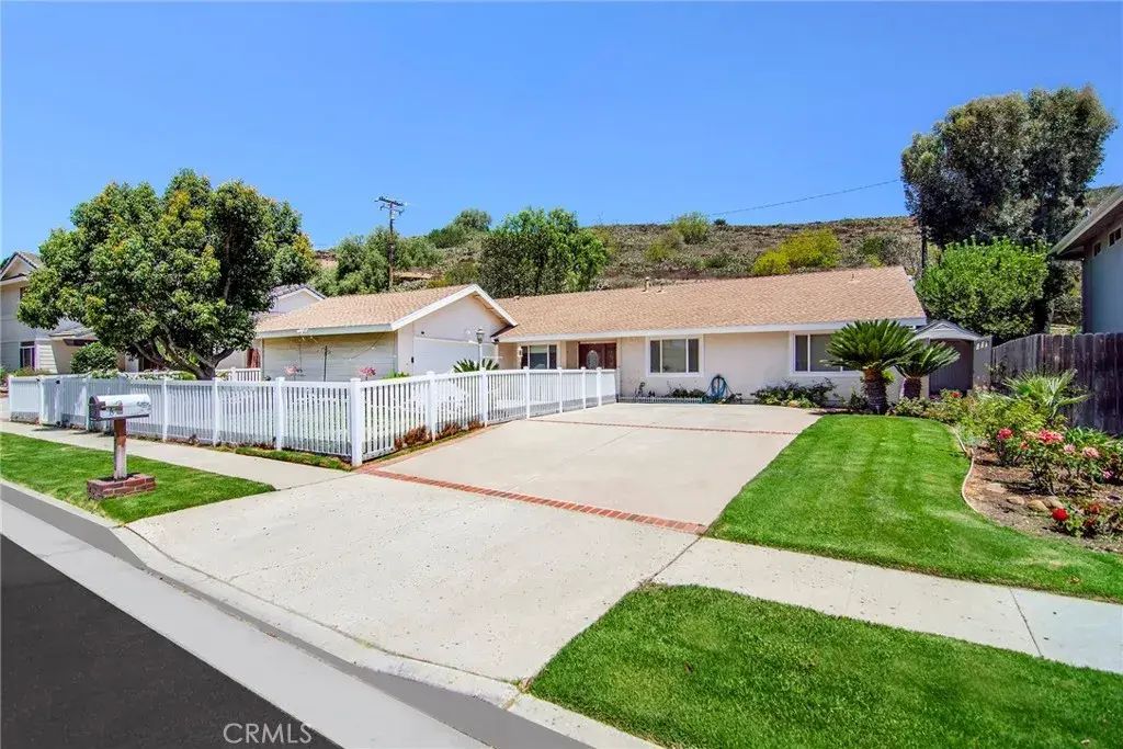 3976 Verde Vista Drive, Thousand Oaks