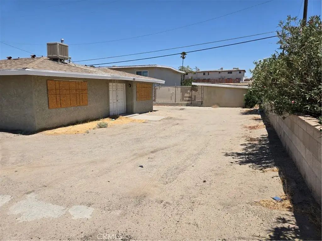 215 W Grace, Barstow