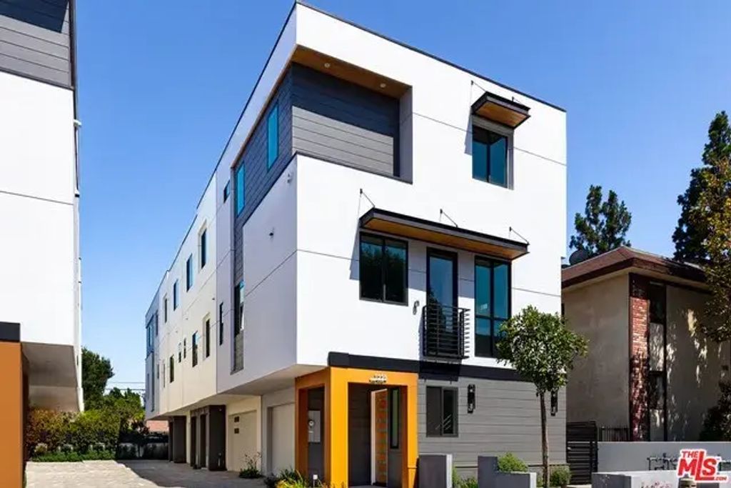 11554 Lemp Court, Studio City