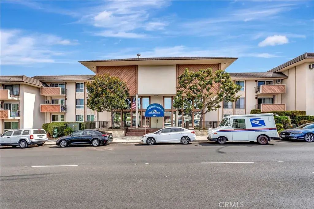5585 E Pacific Coast Hwy 342, Long Beach