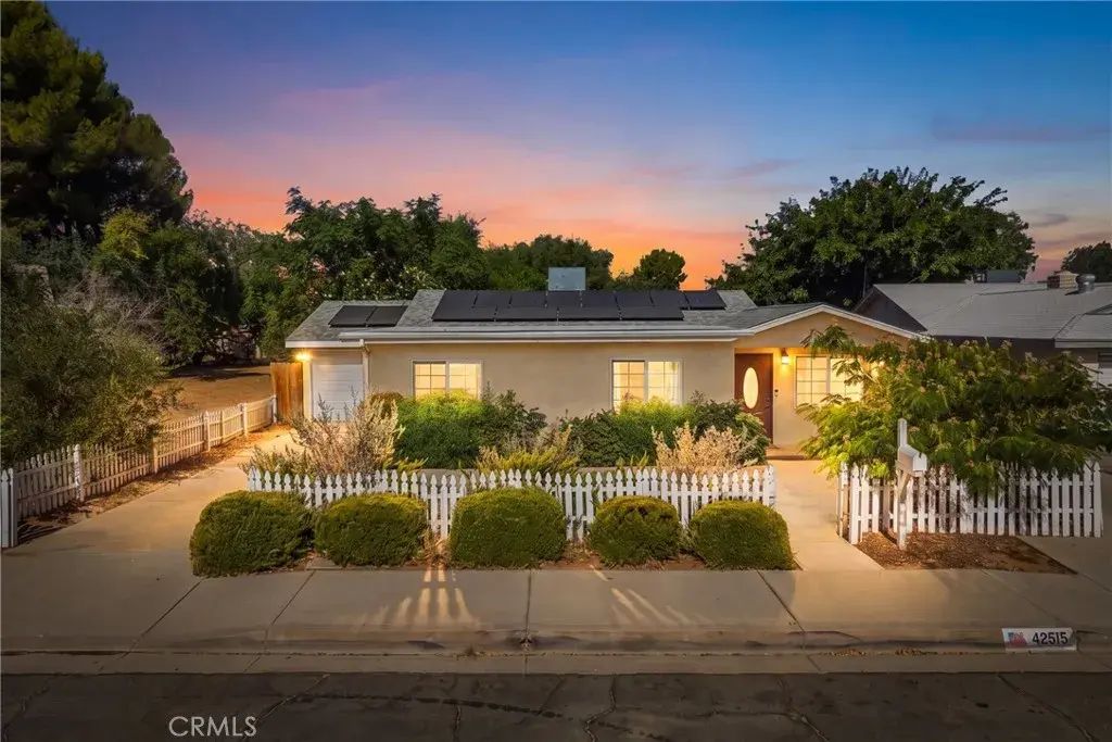 42515 52nd West, Lancaster