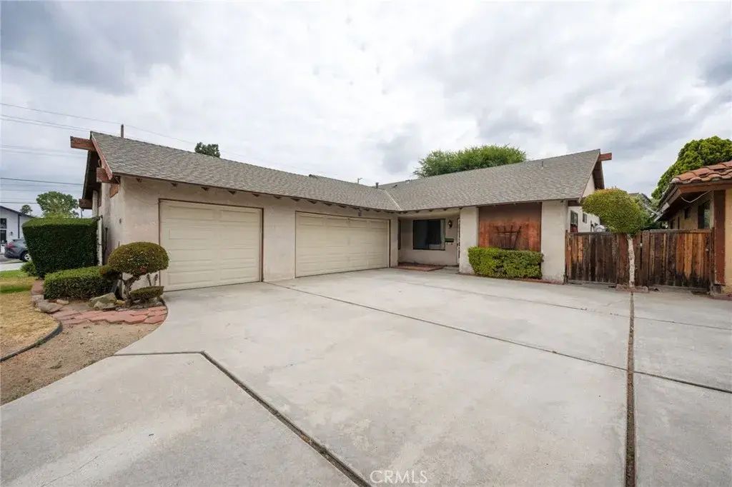 885 N Kathleen, Orange