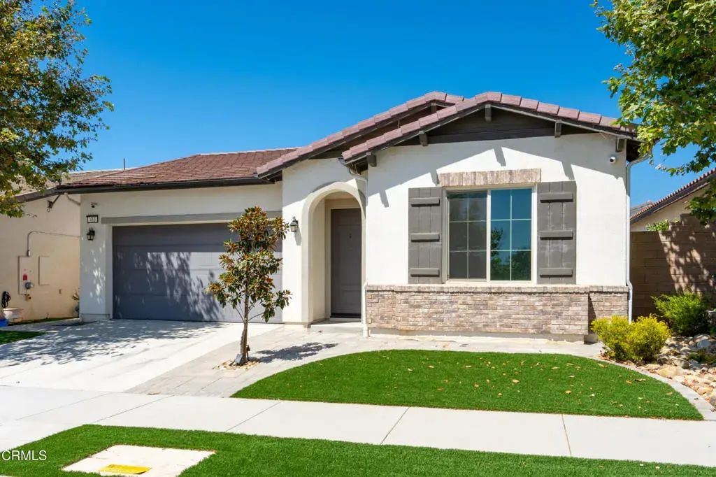 410 Autumn Path Lane, Santa Paula