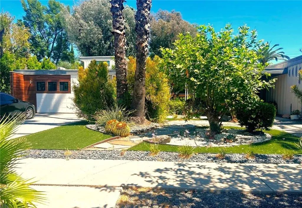 18349 Hiawatha Street, Northridge