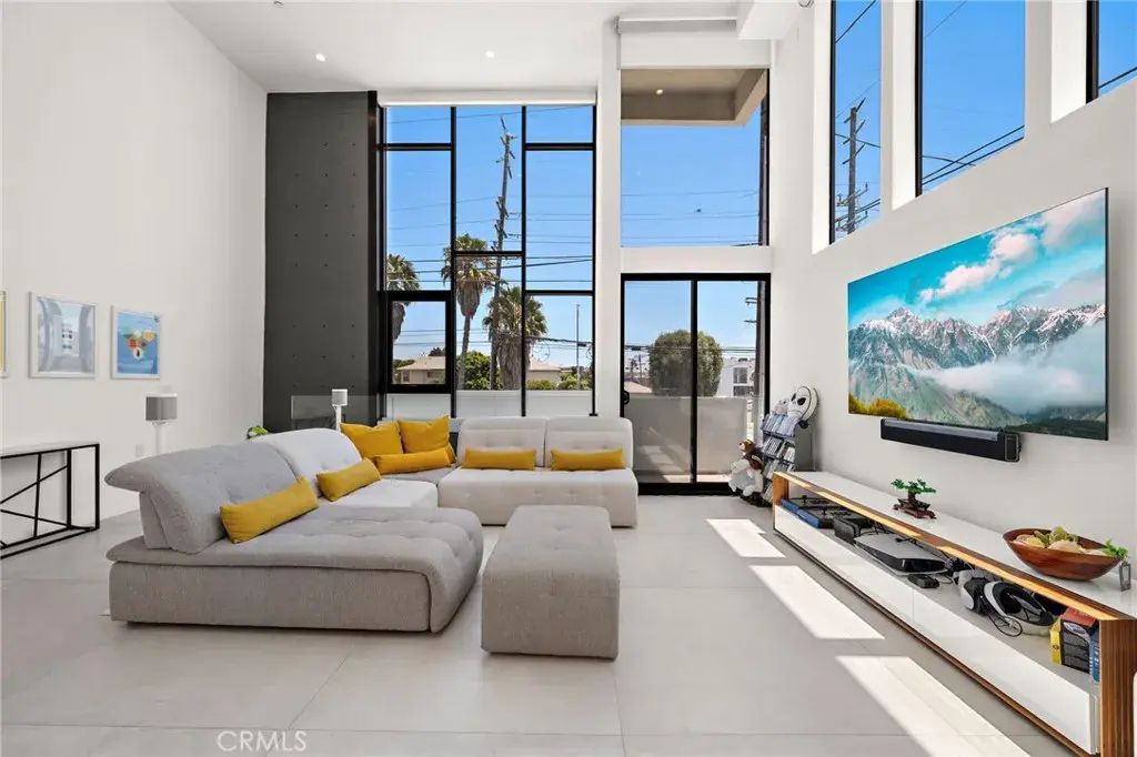 3859 S. Centinela Avenue, Los Angeles