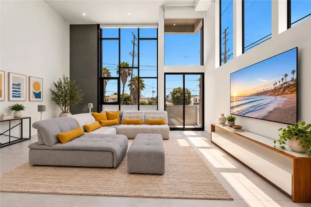3859 S. Centinela Avenue, Los Angeles
