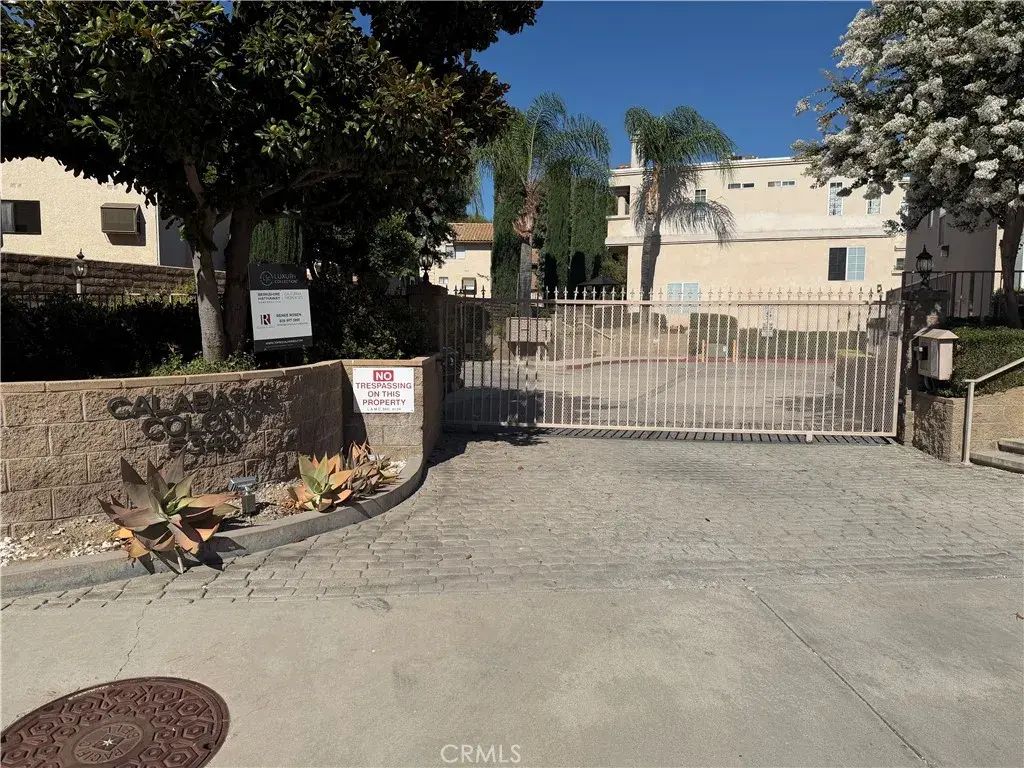 5340 Las Virgenes 10, Calabasas