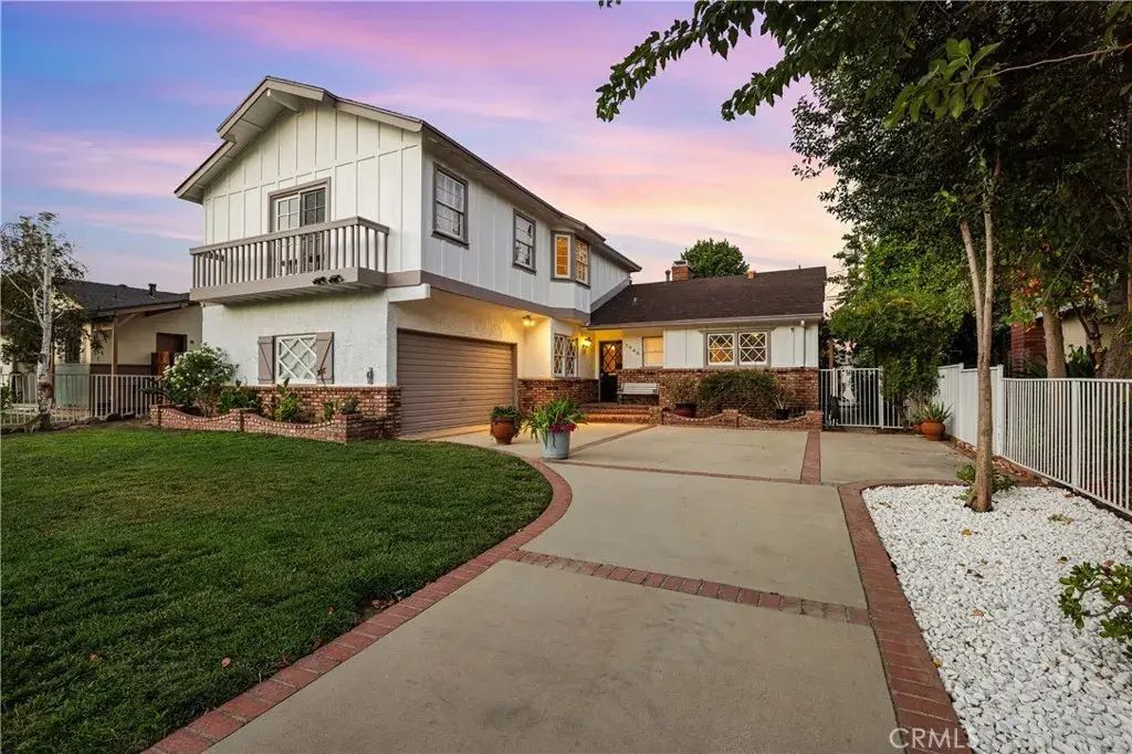 7940 Sunnybrae, Winnetka