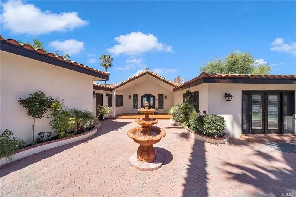 3 Mustang Road, Rancho Palos Verdes