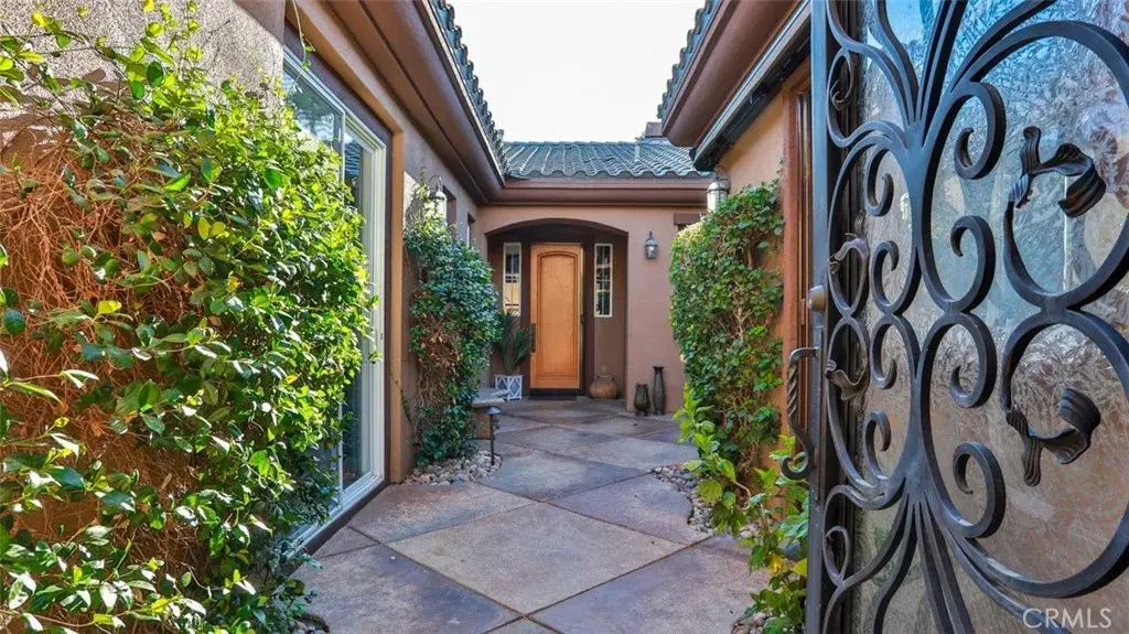 56705 Mountain, La Quinta