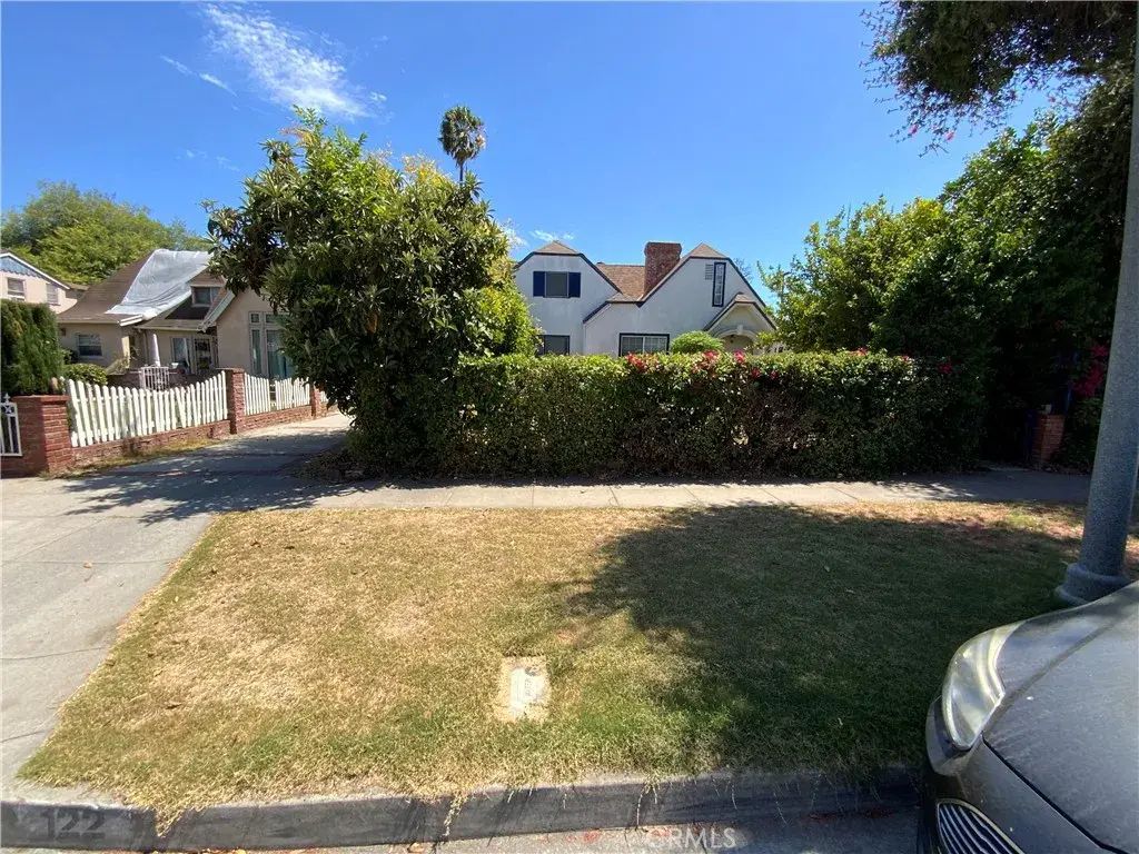 122 E Linda Vista Avenue, Alhambra