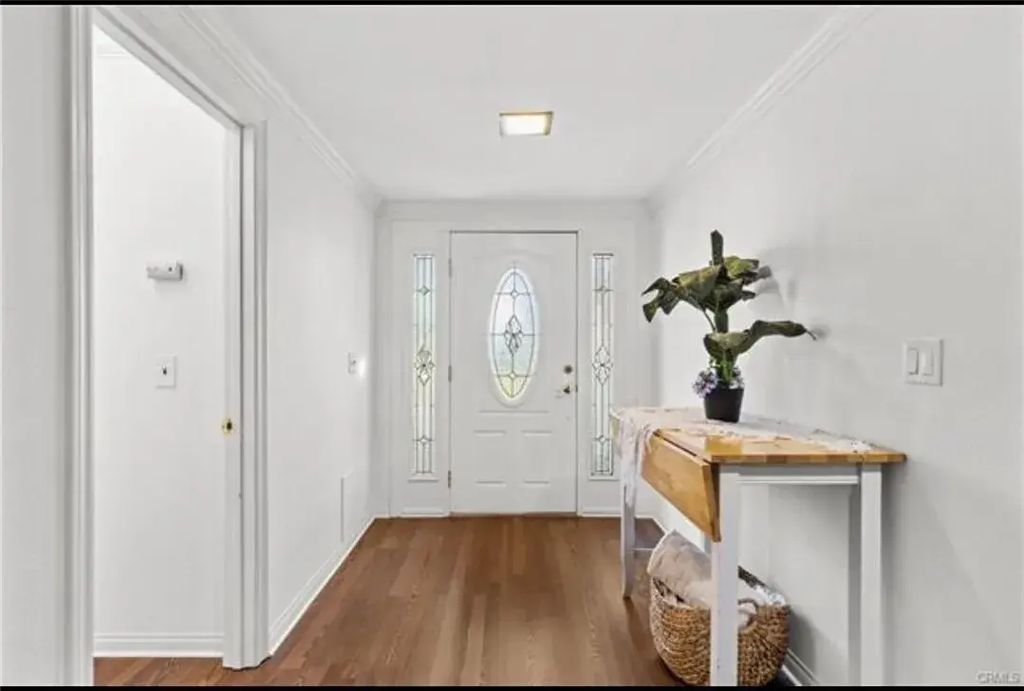 22719 Criswell, West Hills