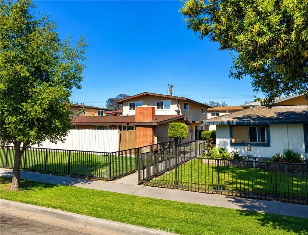 1613 Cedar, Santa Ana