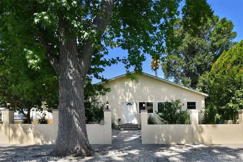 6601 Enfield, Reseda