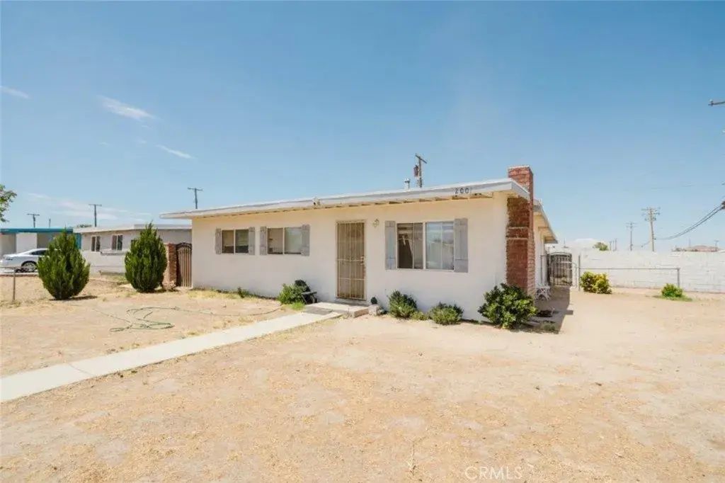 2001 Oak Street, Rosamond