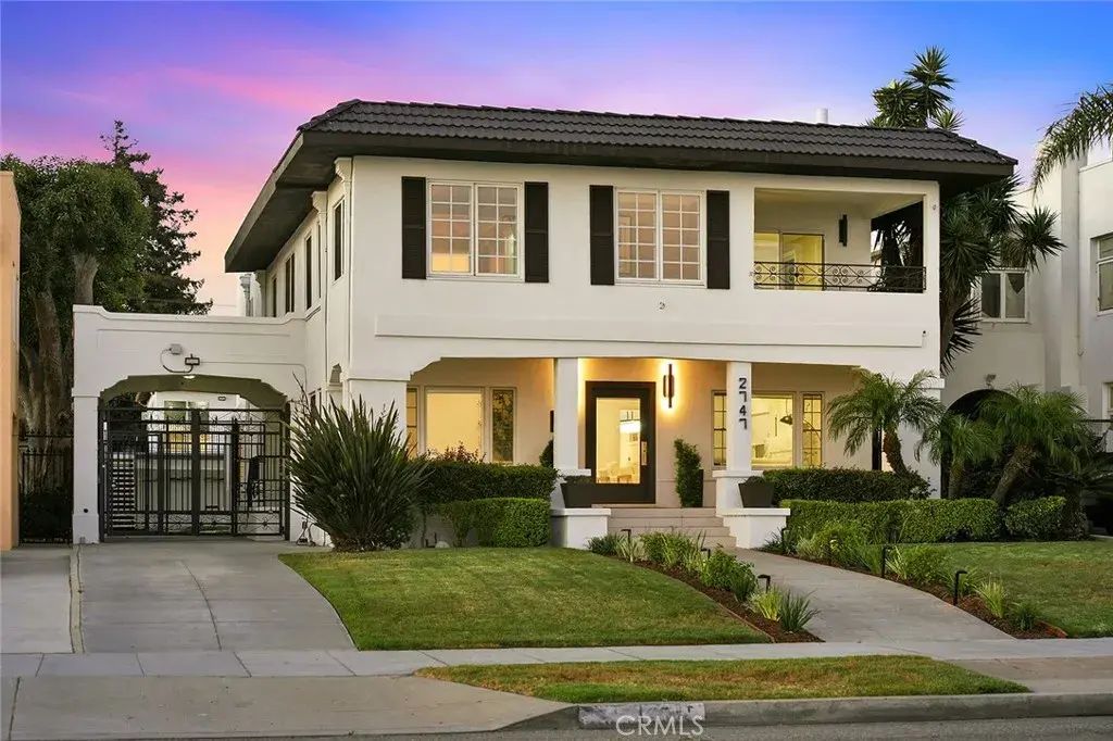 2747 E Ocean Boulevard, Long Beach