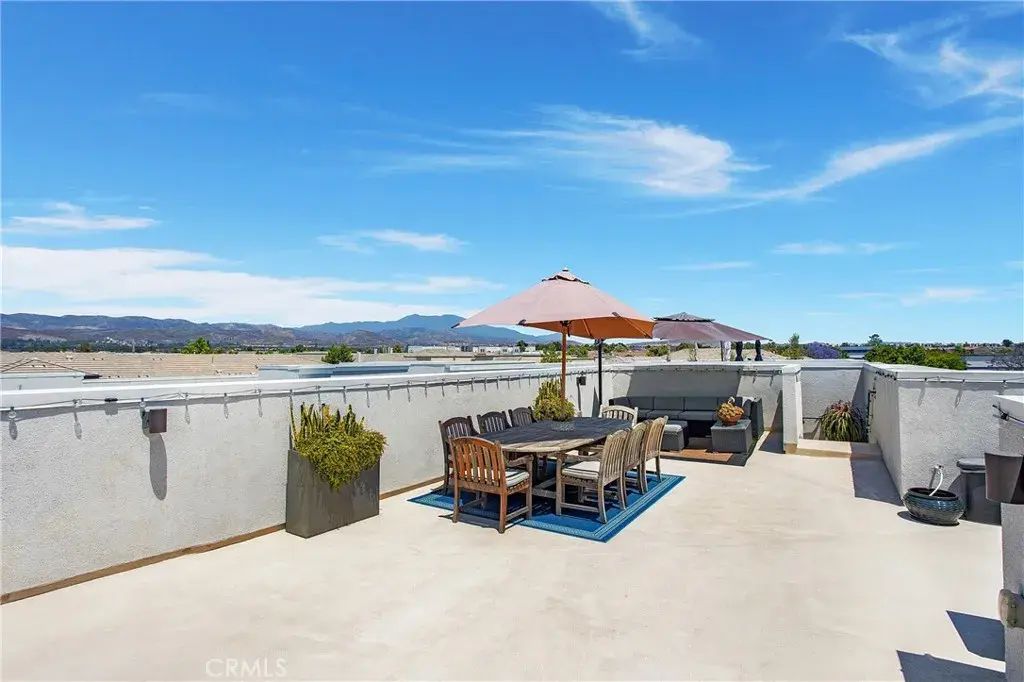 157 Follyhatch, Irvine