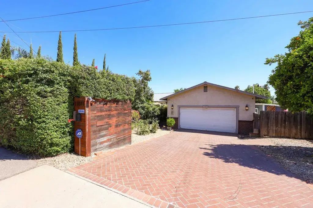 11071 El Nopal, Lakeside