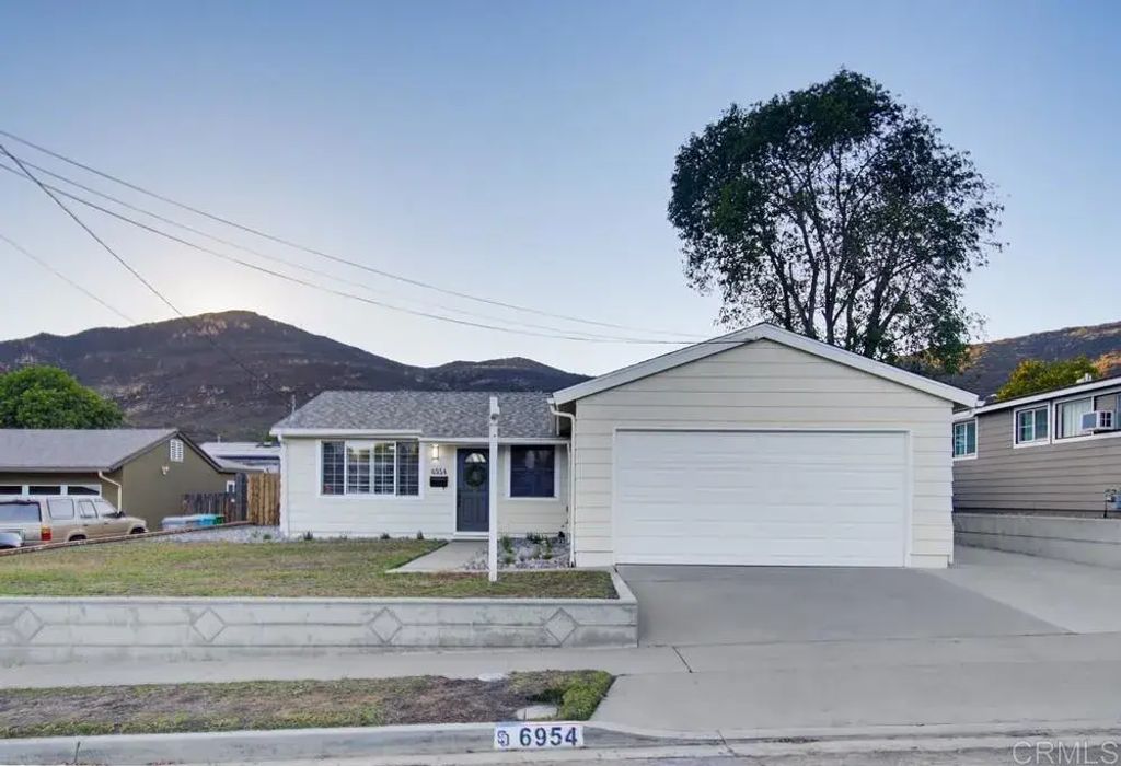 6954 Ballinger, San Diego