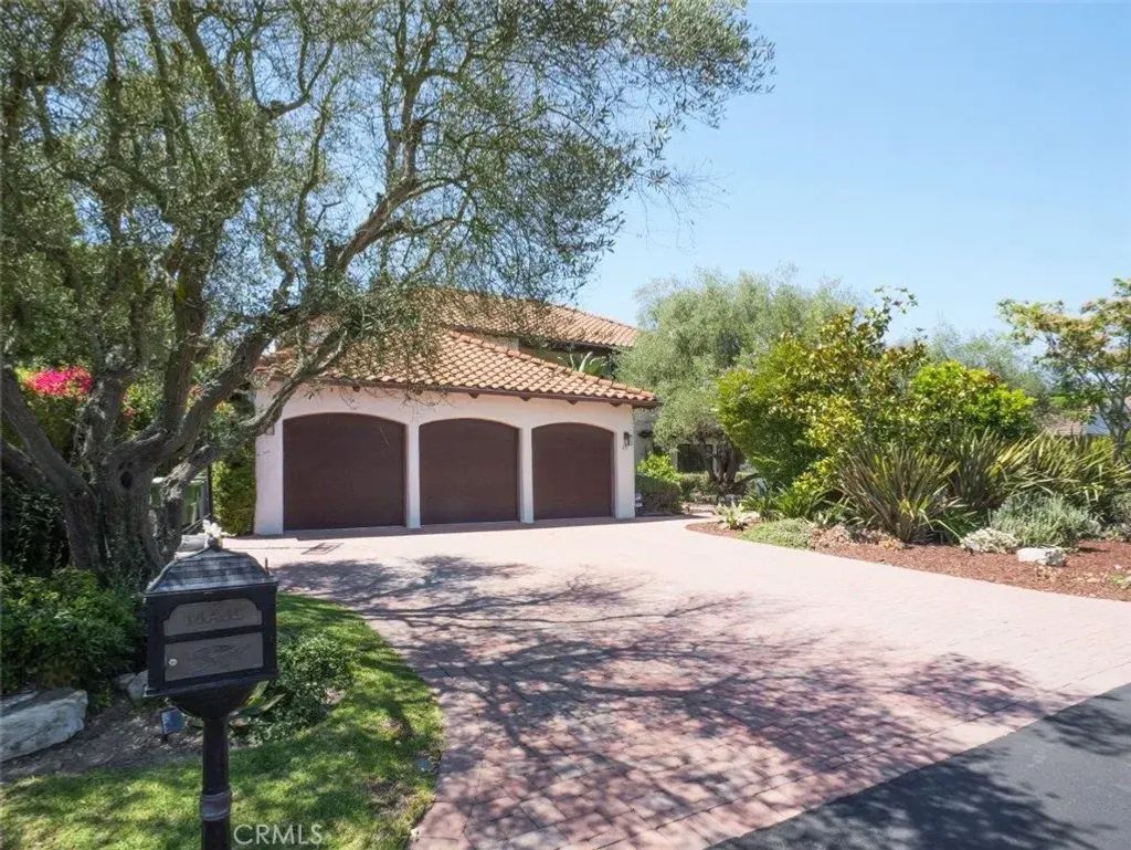 23 Country Meadow Road, Rolling Hills Estates