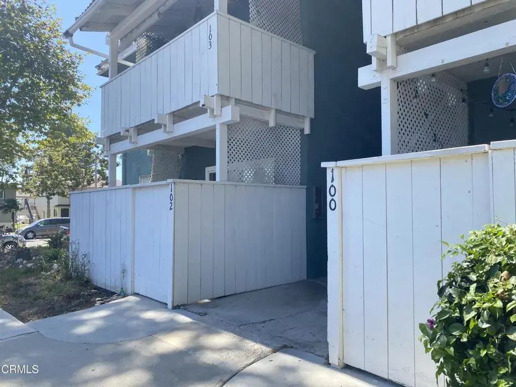 1300 Saratoga Avenue 102, Ventura