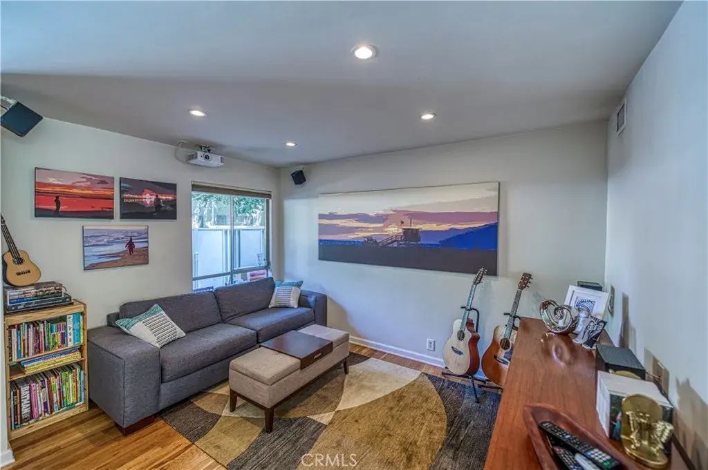 4353 Colfax Avenue 13, Studio City