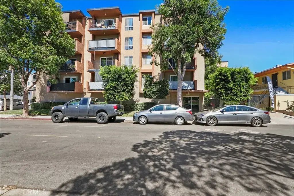 460 Golden 104, Long Beach