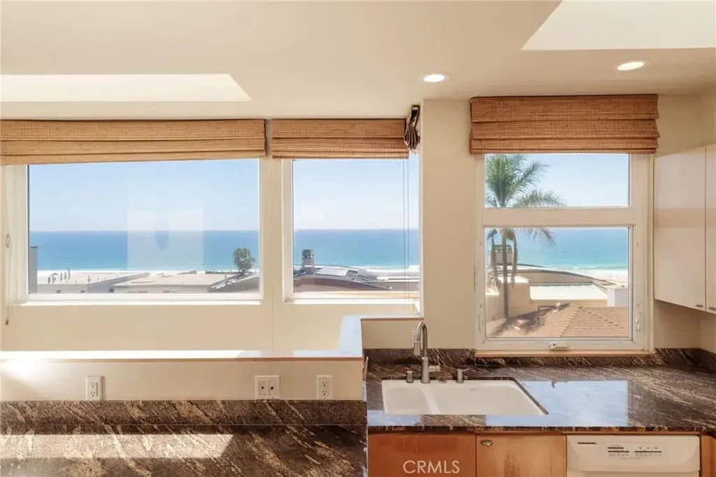 229 25th Place, Manhattan Beach