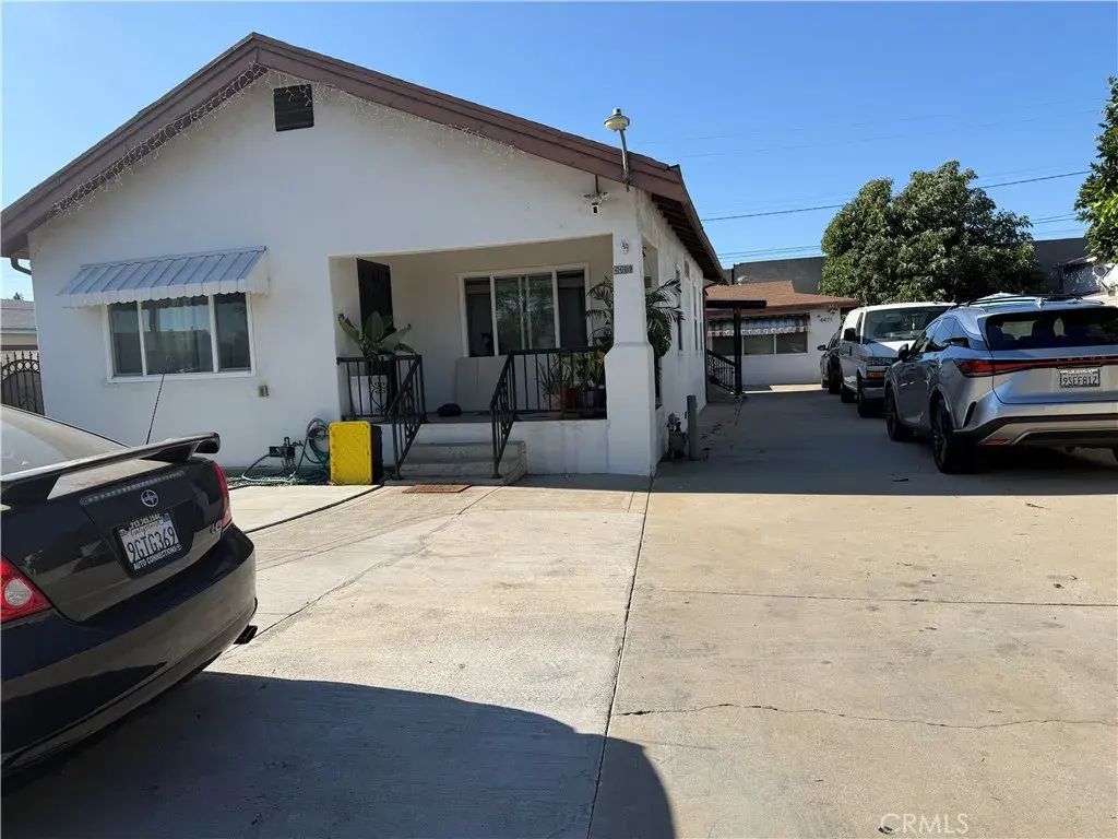 4471 Tuttle, Commerce