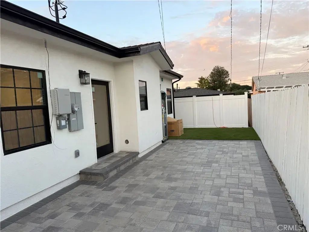 25109 1/2 Fourl Road, Newhall