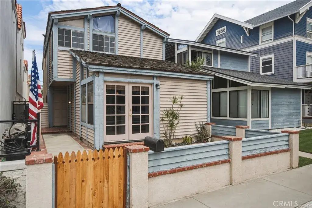 417 8th Street, Huntington Beach