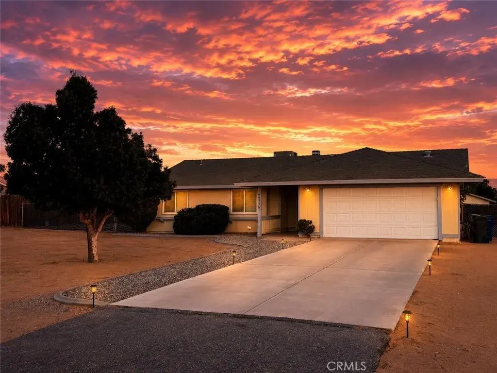 22779 El Centro, Apple Valley