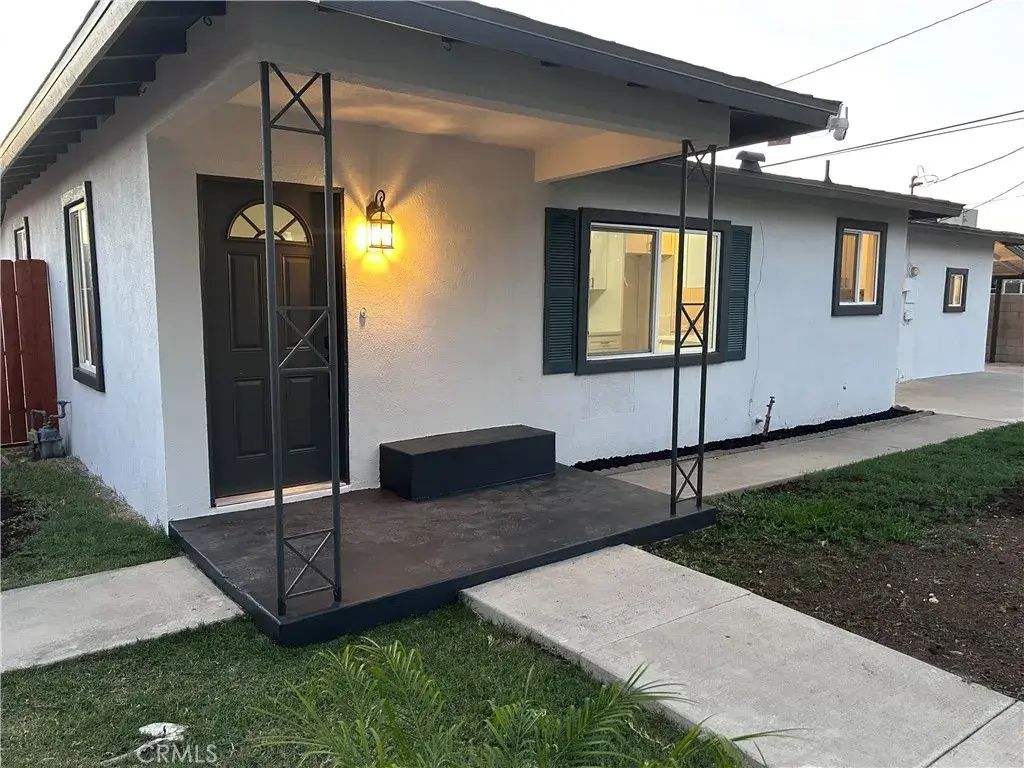 5844 Montgomery Street, Riverside