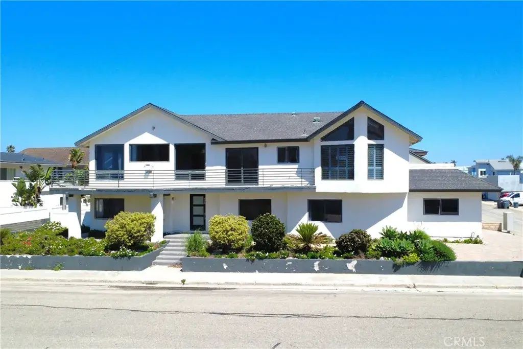 860 Mandalay Beach Road, Oxnard