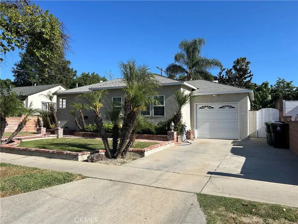 14260 Lanark, Panorama City