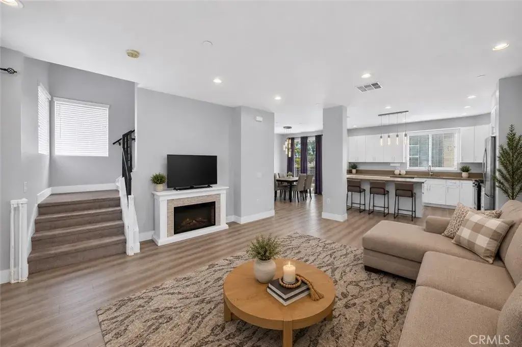 7960 Telegraph, Downey