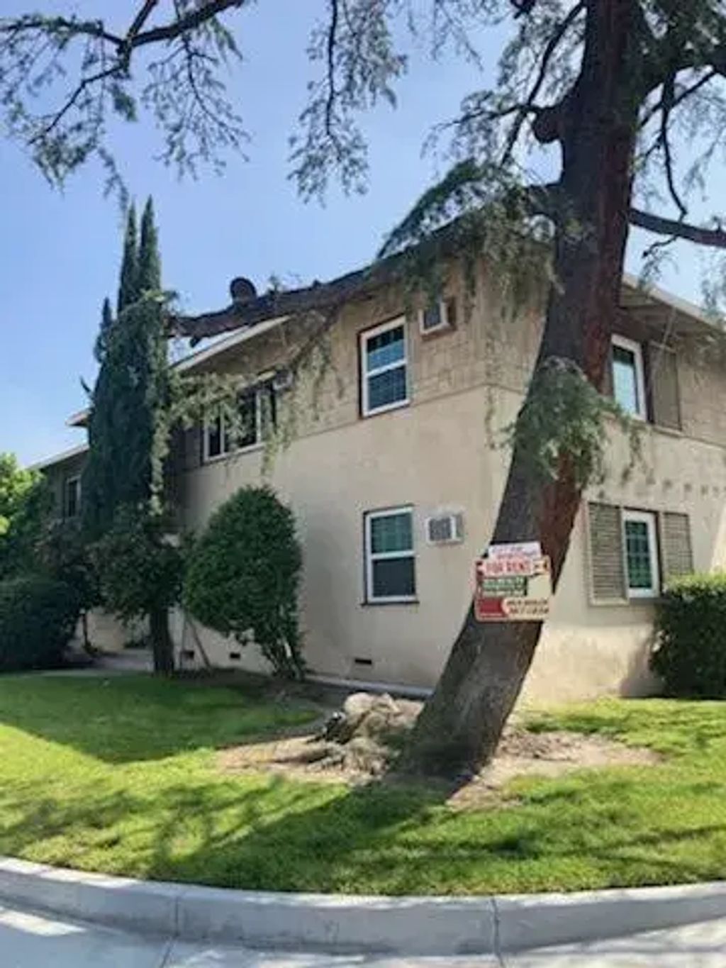 2140 Lincoln Street North, Burbank