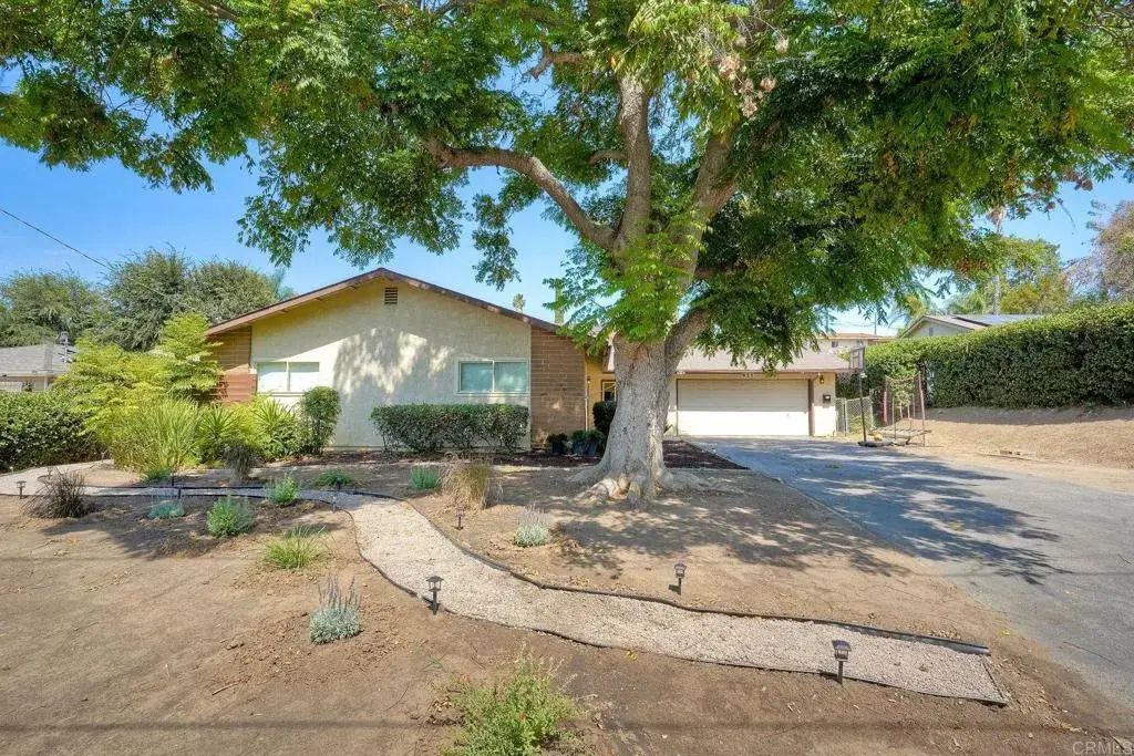 935 Tanya Lane, Fallbrook