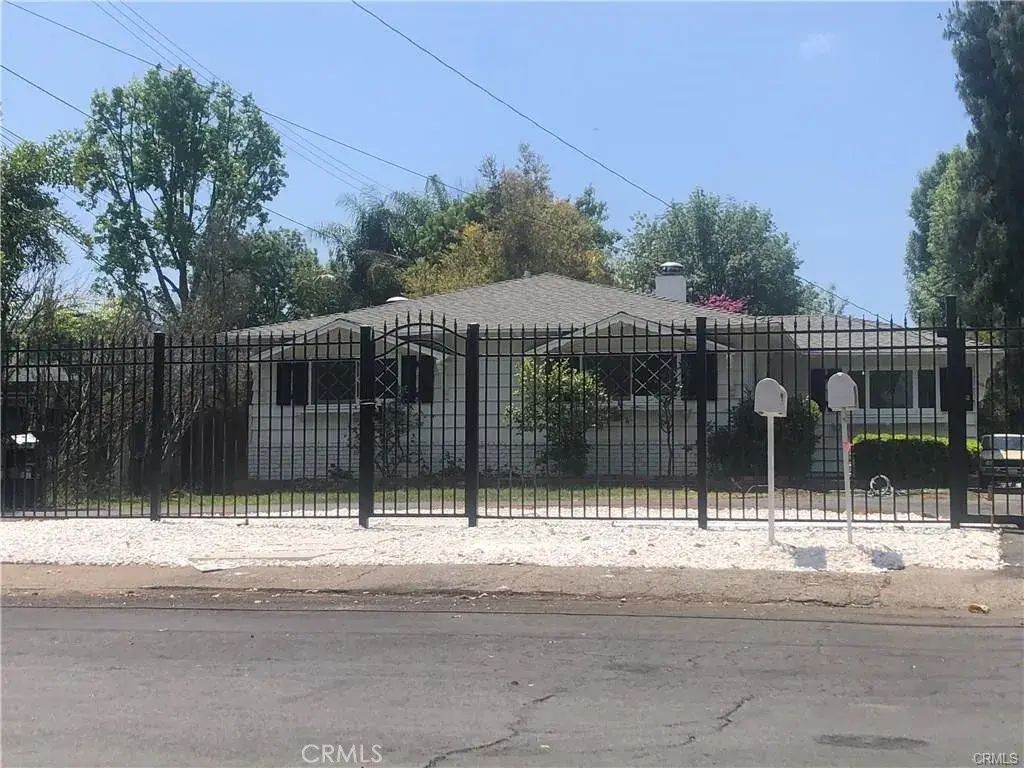 23142 Dolorosa, Woodland Hills