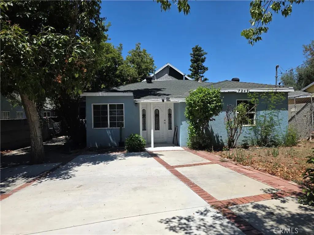 7249 Loma Verde Ave., Canoga Park