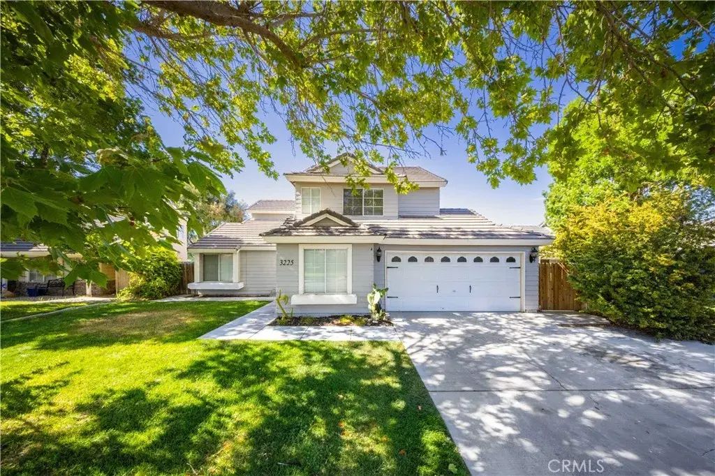 3225 W Avenue J4, Lancaster