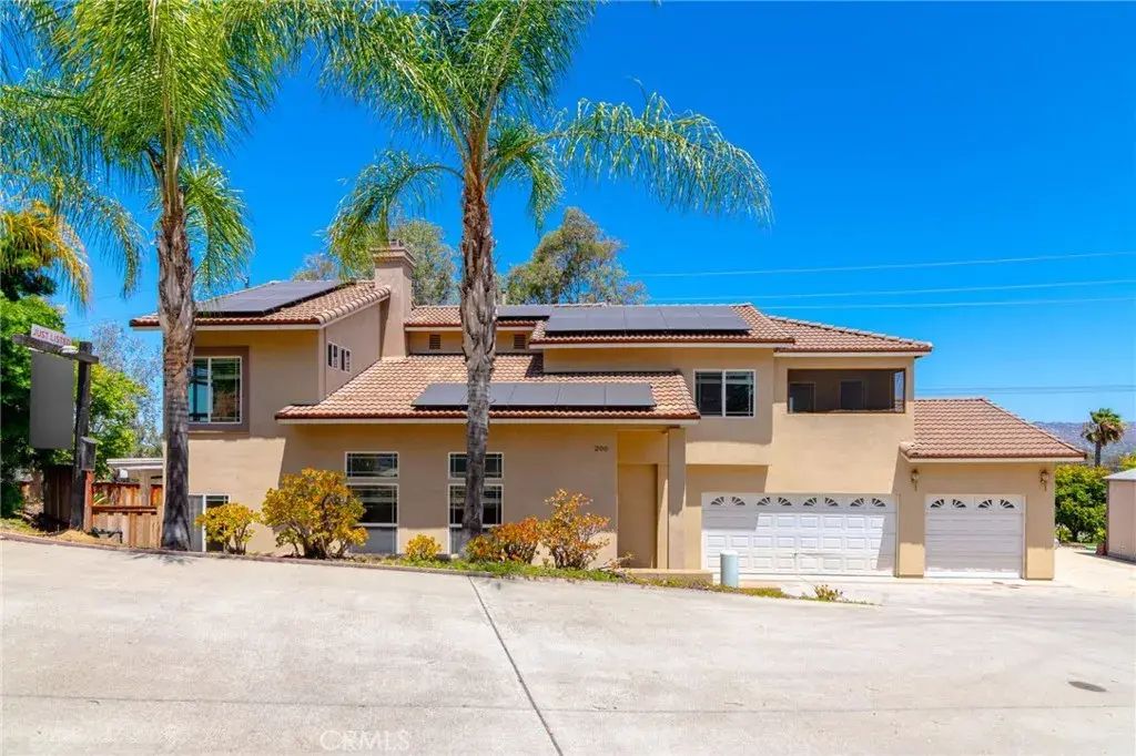 200 N Upas Street, Escondido