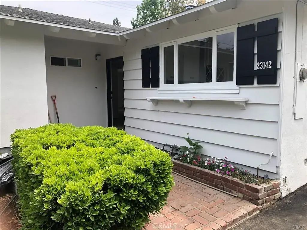 23142 Dolorosa, Woodland Hills