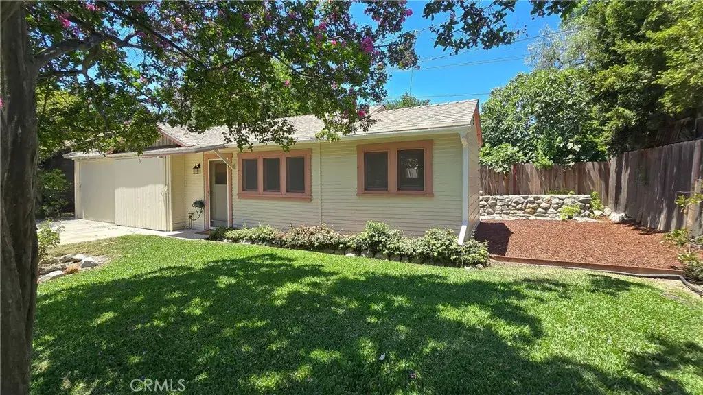 901 N Indian Hill Boulevard, Claremont