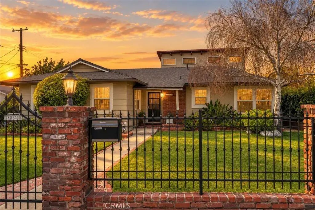 8315 Canterbury Avenue, Sun Valley