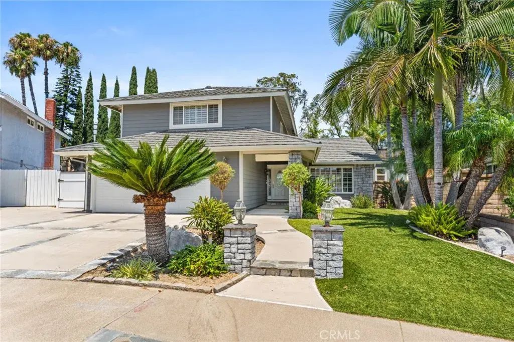 25805 Chapel Hill, Lake Forest