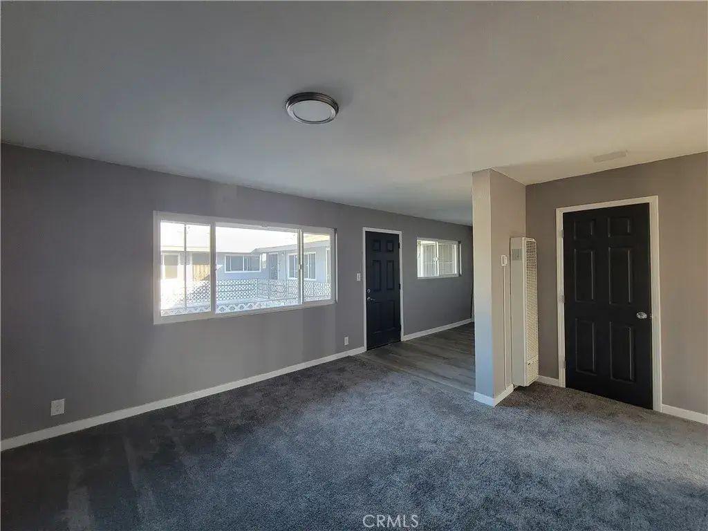 409 E Market, Long Beach